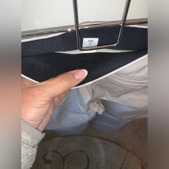 Set H&M ivory films sheer top & Old Navy khaki side zip chinos‎ - Picture 14 of 15